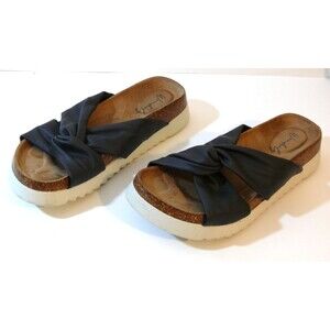 Wonderly Imani Sandals top twisted straps molded Footbed & Textured Sole 8